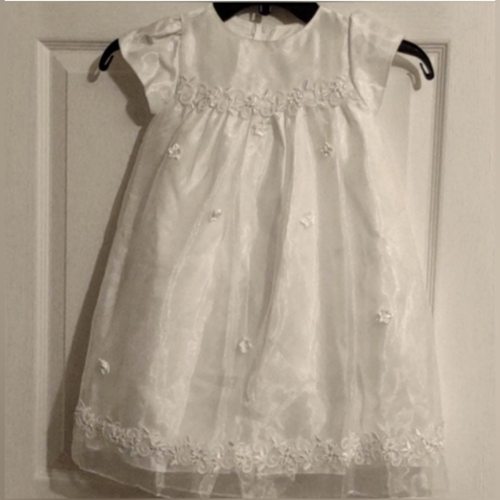 Kid's Dream solid white short sleeve dress size large New, No Tags